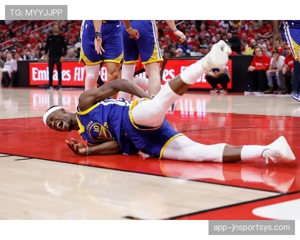 格林挡拆创造错位效应显著提升勇士防守转换效率