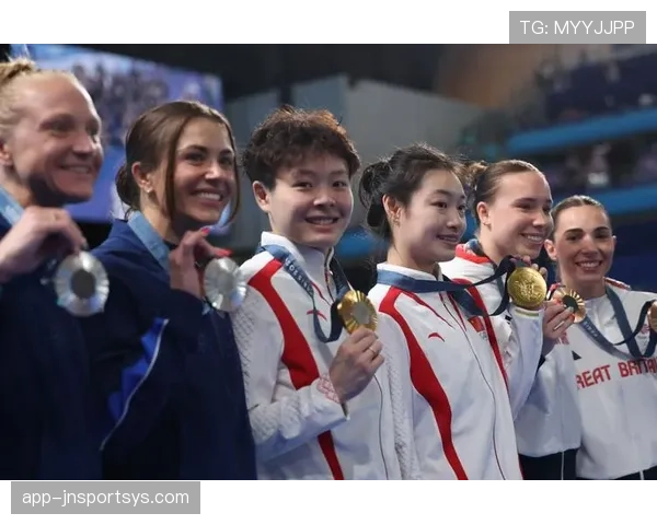 昌雅妮居然下了赛场玩贵妇日常，茶杯比球拍还精致？